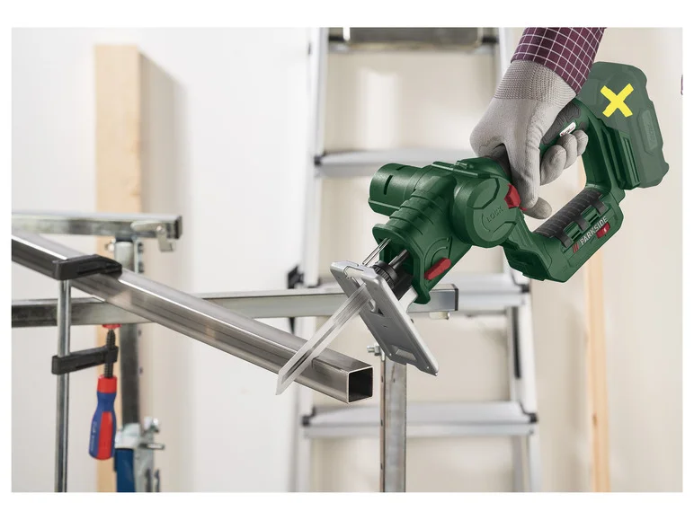 PARKSIDE® Scie sauteuse et scie sabre sans fil 2en1 PSSSA 20 Li B2. 20 V